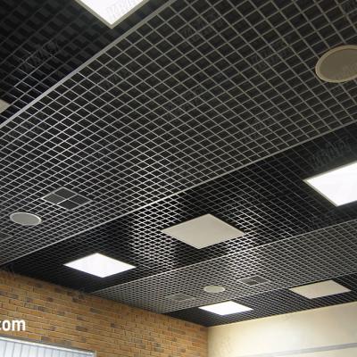 Klub sportowy „Tonus”. Dwukolorowe sufit rastrowy GLK / Sports club 